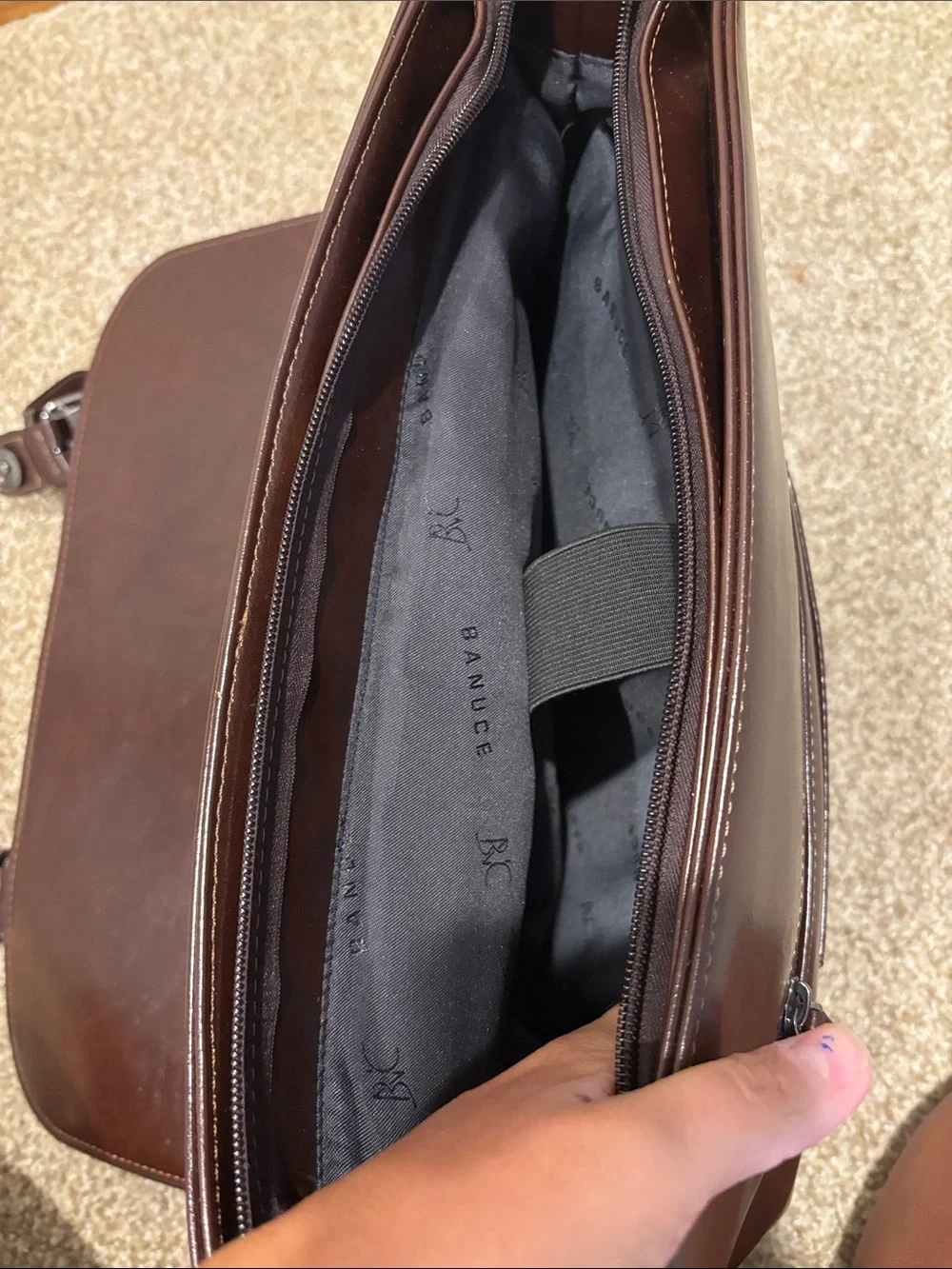 Banuce Leather Messenger Bag - Brown